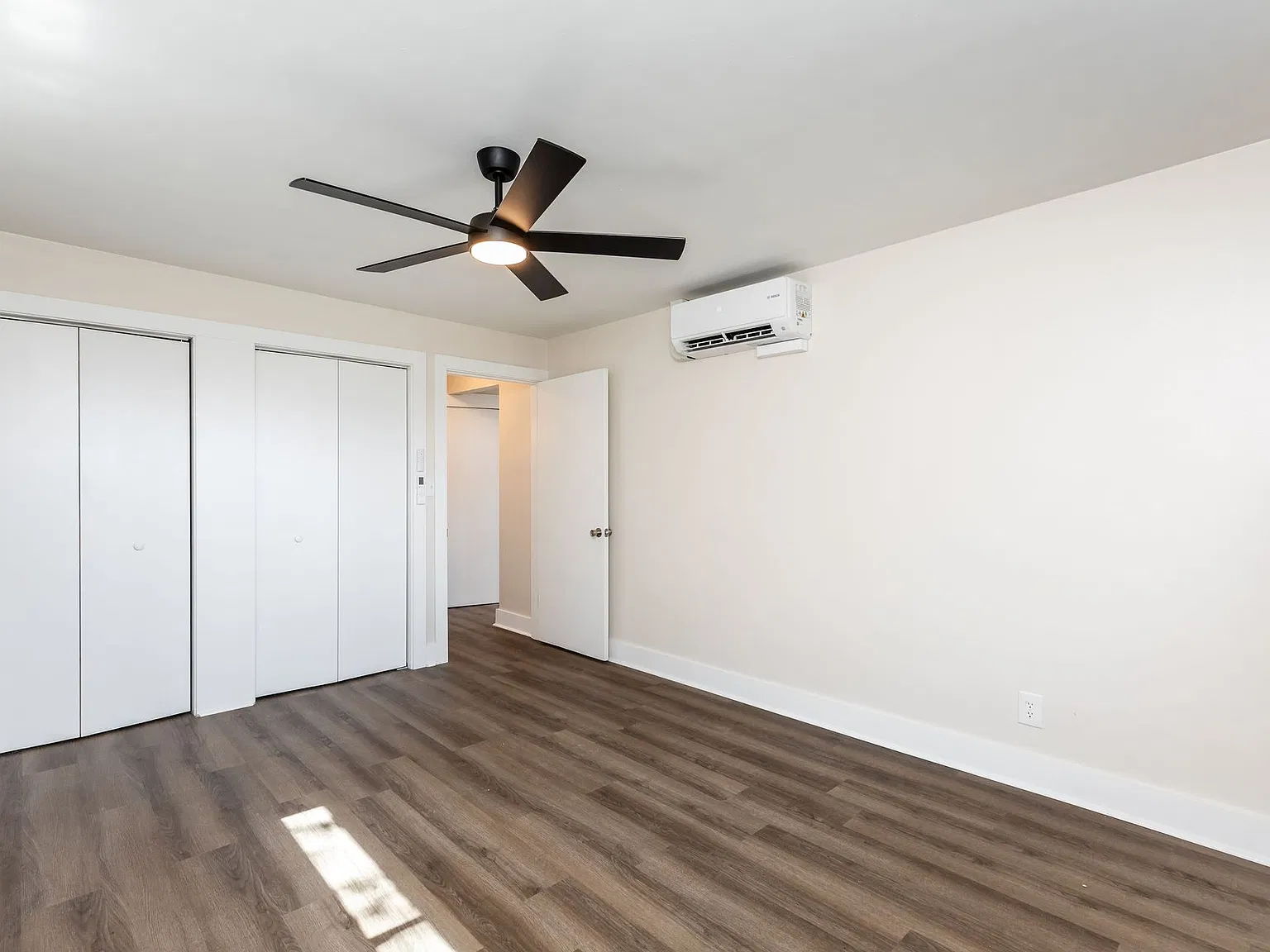 3421-3425 Pape | Hyde Park — Photo 4