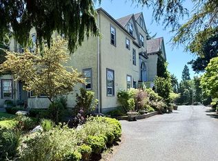 1249 Rockland Ave #9, Victoria, BC V8V 3J3