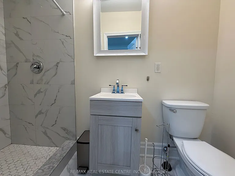 8 Brock St — Photo 9
