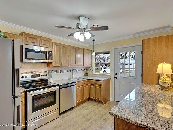 4th image of 66A Buckingham Dr