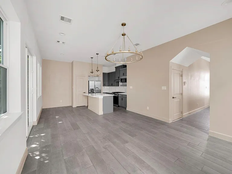 9551 Neuens Rd #B — Photo 17