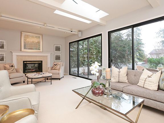 2nd image of 222 Sand Hill Cir
