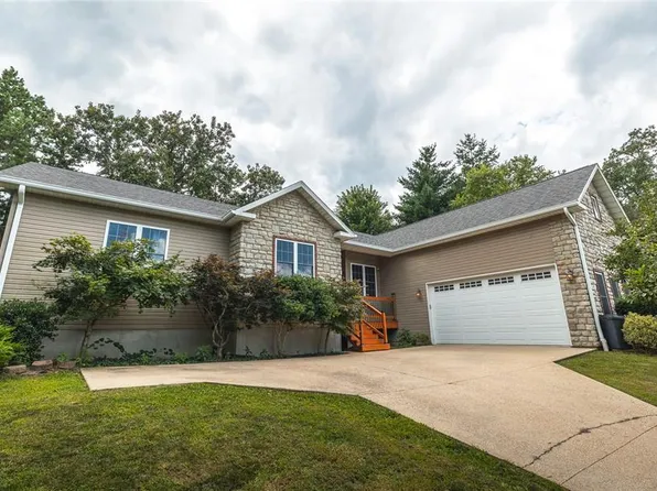 10470 Pine Needle Cir, Rolla, MO 65401