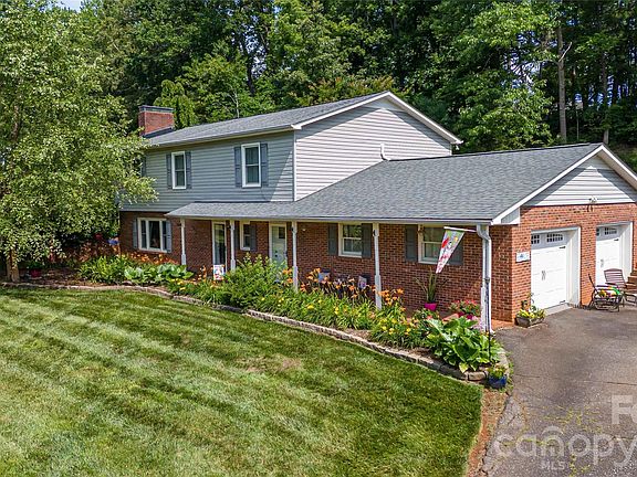 2nd image of 2959 Ramblewoods Dr