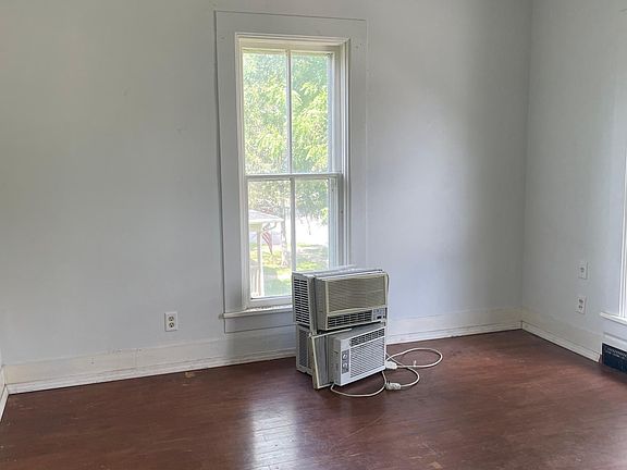 3rd image of 629 N 30th St