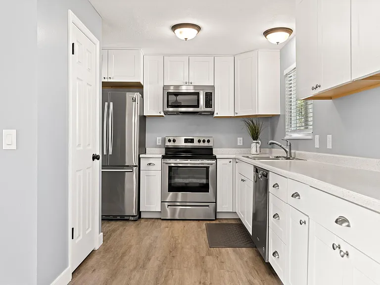 4878 W Parr Dr — Photo 15