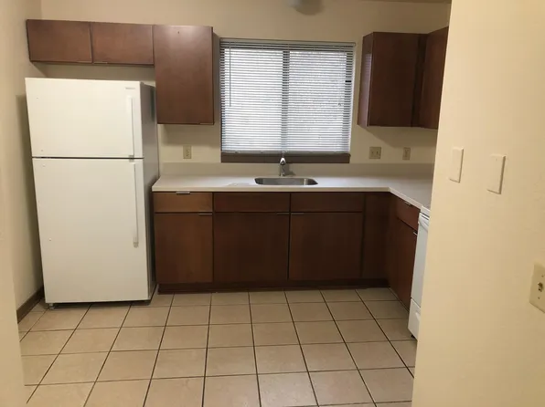 915 Houseman Ave NE, Grand Rapids, MI 49503