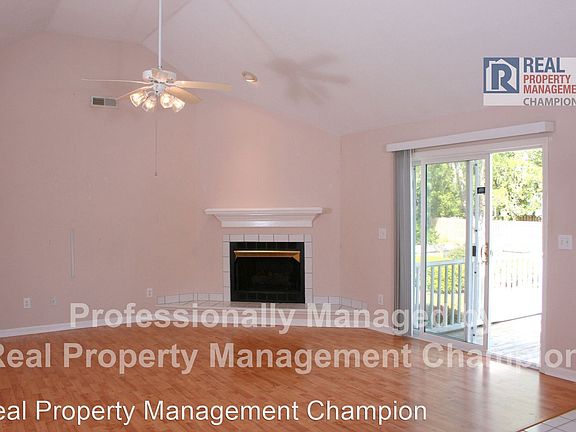 2nd image of 912 Potomac Dr