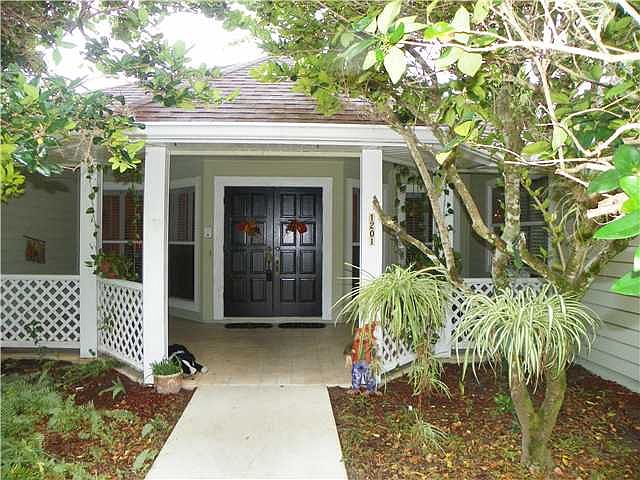 1st image of 1201 SW Carl Metz Ln