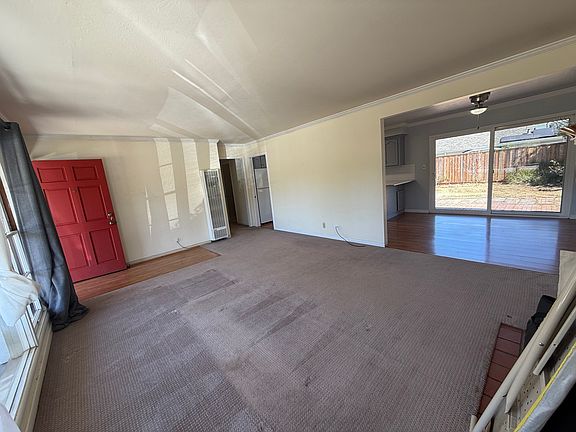 4th image of 14825 Wyrick Ave