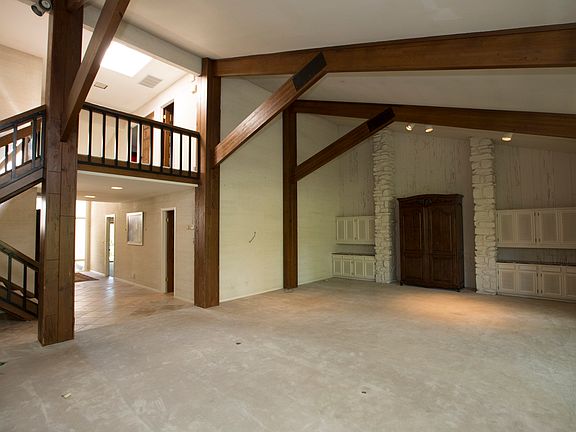 Vaulted and beamed ceilings