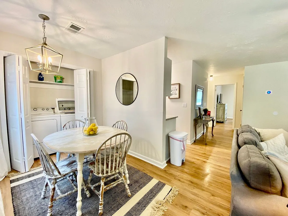 533 Grant Avenue - 533 Grant Avenue - D — Photo 2