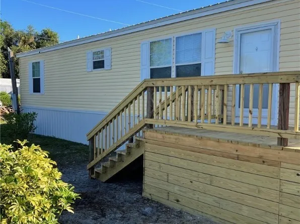 722 Higgins Rd, North Fort Myers, FL 33917