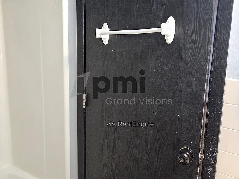 Vawter Street Apartments — Photo 42