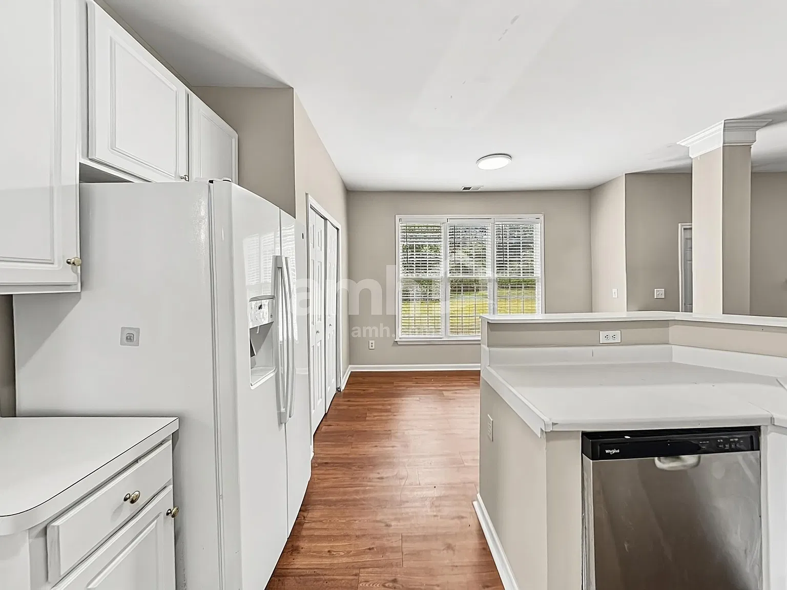 4 bed, 2.5 bath, 2870 sqft, $2,605 — Photo 3