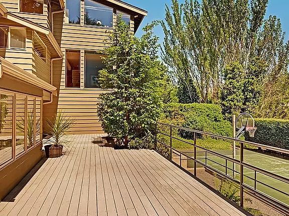 4th image of 2030 109th Ave NE