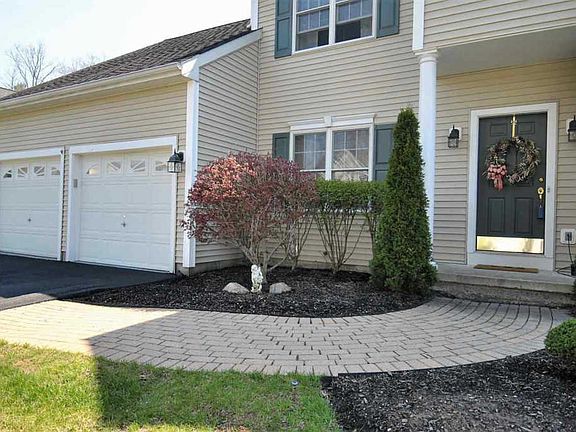 2nd image of 68 Shinnecock Hills Dr