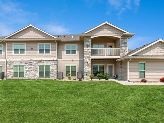2nd image of 2511 NE Oak Dr Unit 6