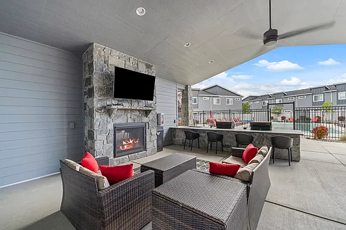 Prairie Pointe Apartments and Townhomes Photo 1