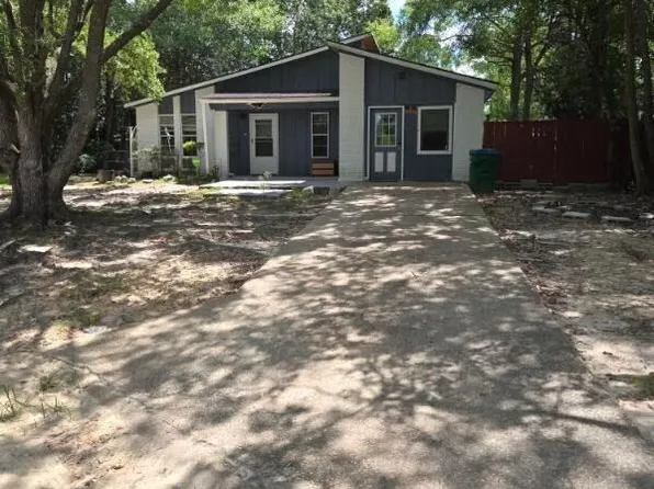 916 E Birch Dr, Gulfport, MS 39503