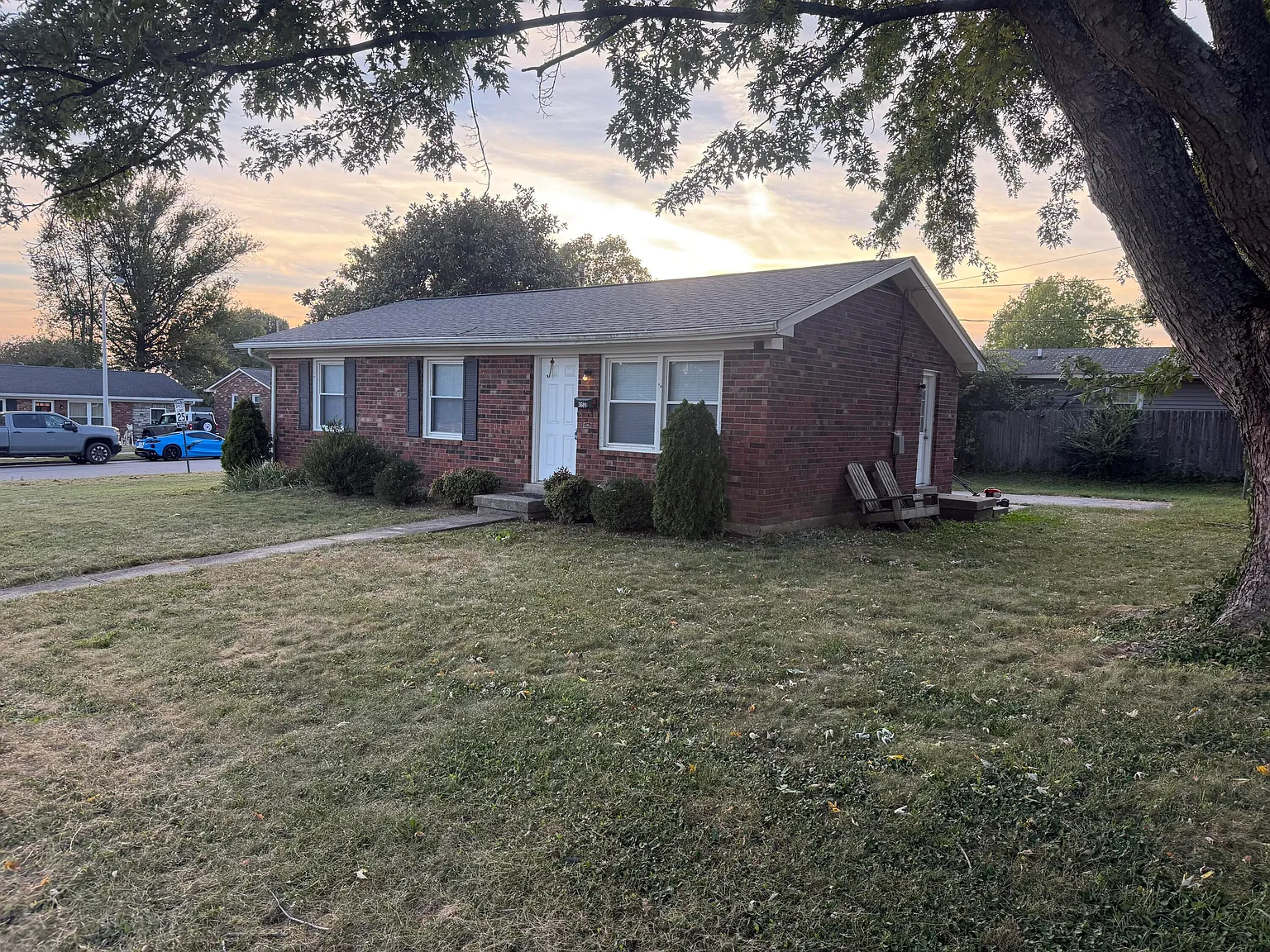 3 bed, 1.0 bath, 1010 sqft, $1,675 — Photo 2