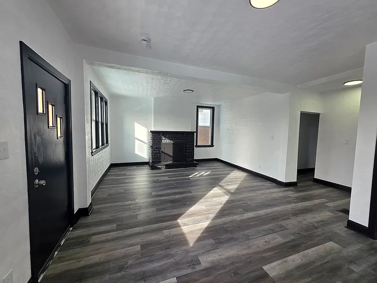5 Union Ave #1 — Photo 3