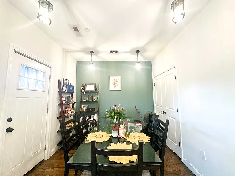 77 Torrey St #2 — Photo 5