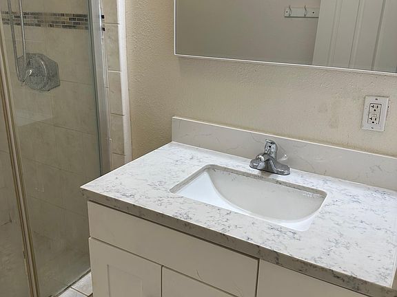 2nd image of 3744 Esmeralda Ave