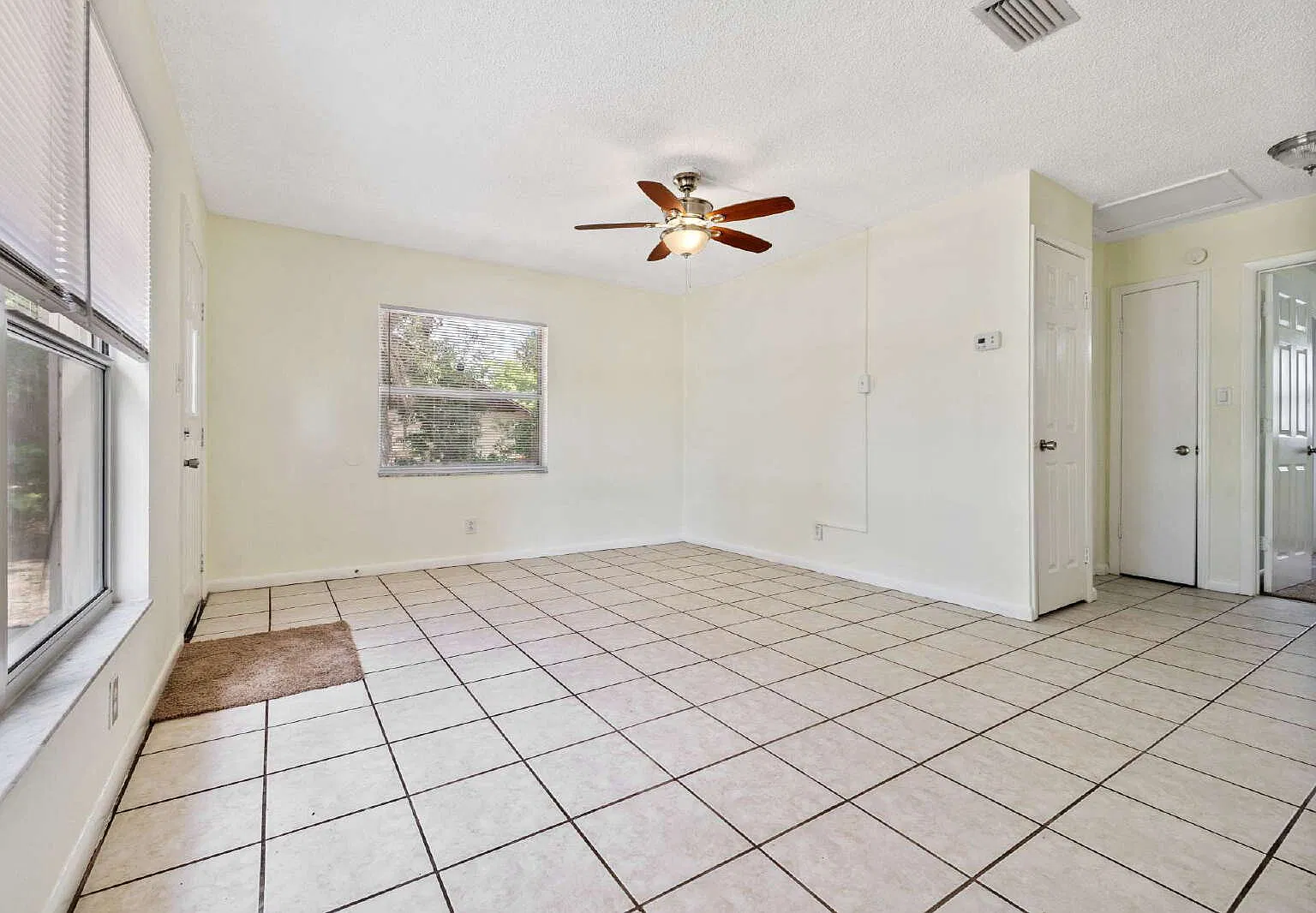 3 bed, 1.0 bath, $1,675 — Photo 4