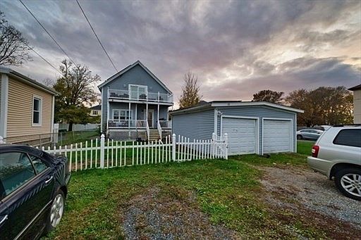 2nd image of 355 Peckham St
