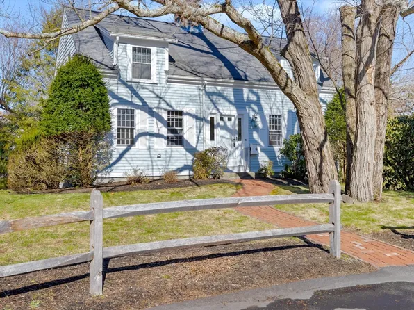 6 Monument Cir, Hingham, MA 02043