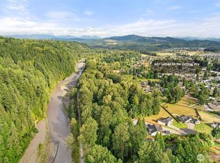 407 Leber St NE, Orting, WA 98360