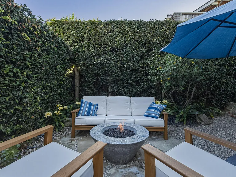 336 E Padre St — Photo 41