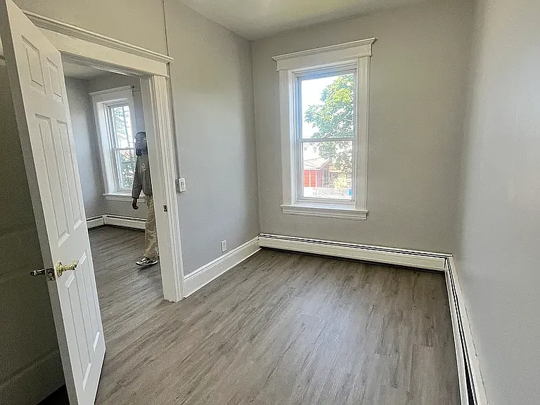 1591 Kennedy Blvd #4C — Photo 4