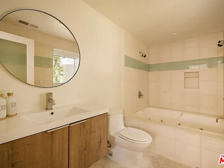 3600 Mandeville Canyon Rd — Photo 20