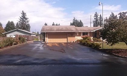 3rd image of 4620 Village Cir SE