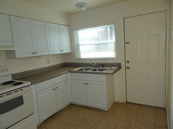 5th image of 345 Dorset Ave