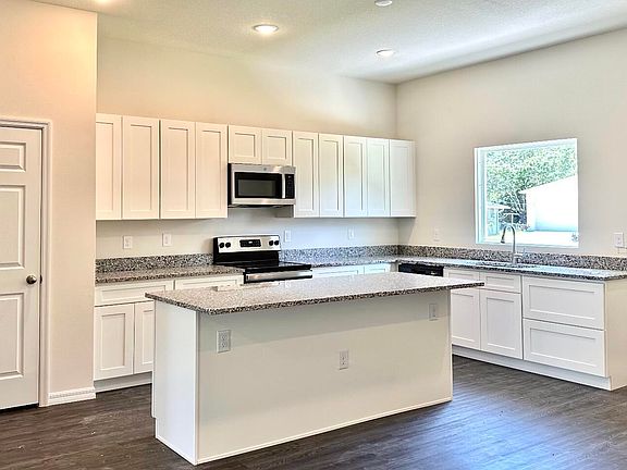 3rd image of 1871 Thorman Ave SE