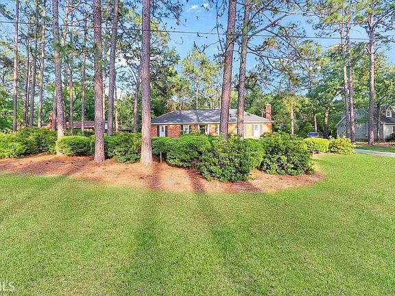 3rd image of 310 Meadowlark Cir
