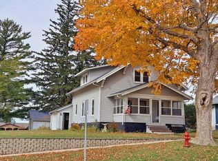 521 Commercial St, Strawberry Point, IA 52076