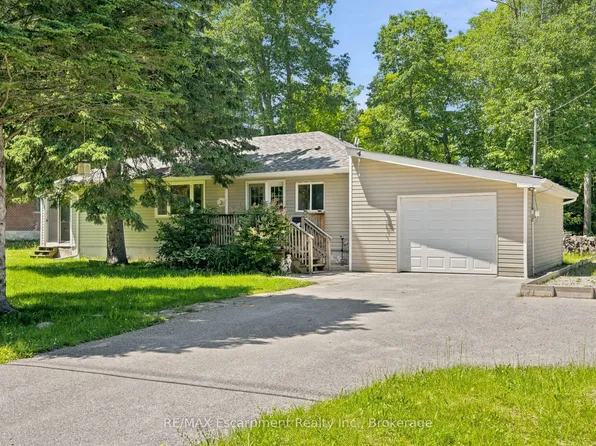 16 Hiawatha Rd, Tiny, ON L9M 0B1