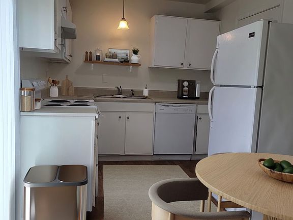 3rd image of 445 11th Ave NE #42-F