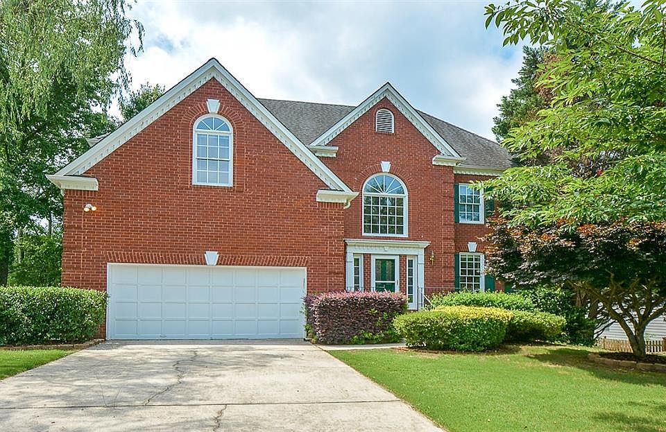 1st image of 245 Bluff Oak Dr