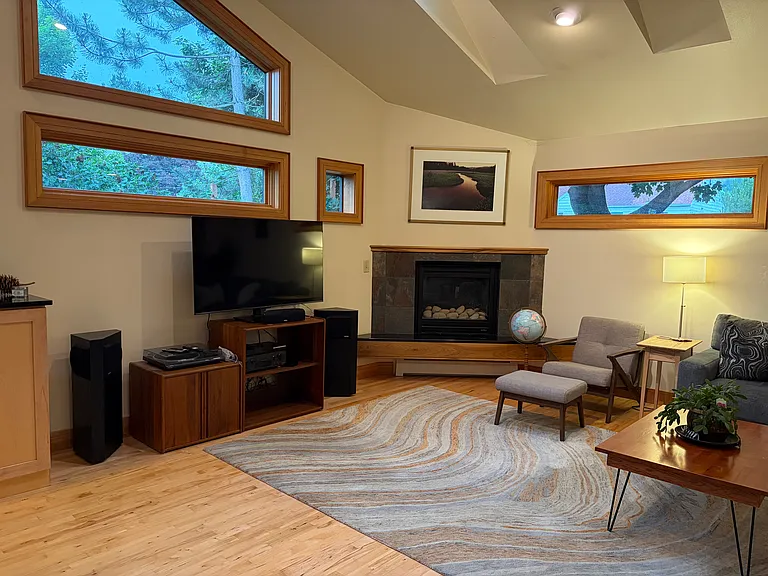 226 Benton Ave — Photo 7
