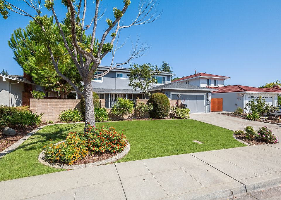 1st image of 915 Bluebell Way