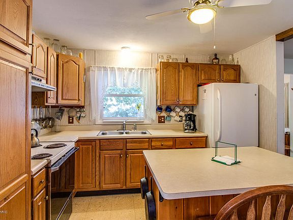 3rd image of 326 Culp Dr