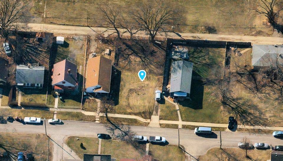 1st image of 493 Parkwood Ave
