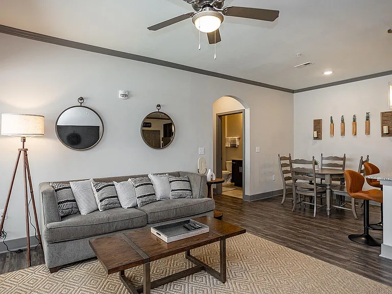 Vintage at Emory Road Apartments — Photo 6