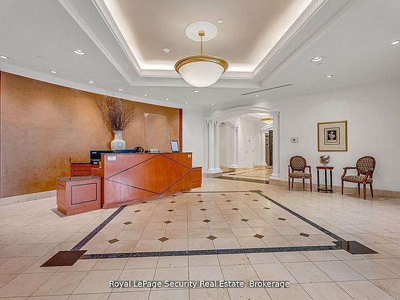 3rd image of 980 Yonge St #403