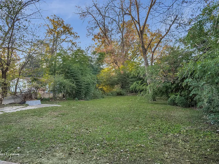 1443 W Kirby Pl — Photo 15
